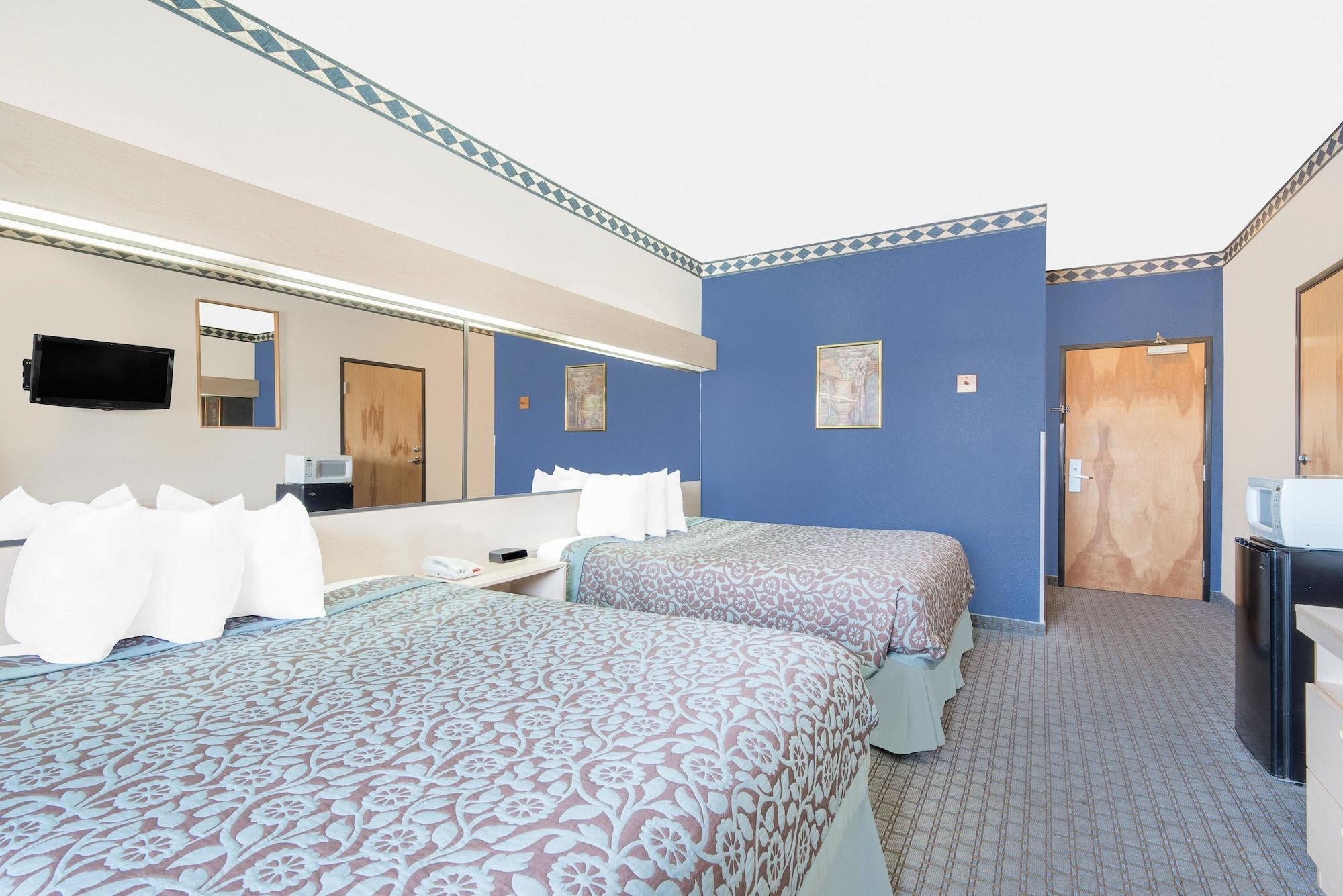 Days Inn & Suites By Wyndham Hutchinson Zewnętrze zdjęcie