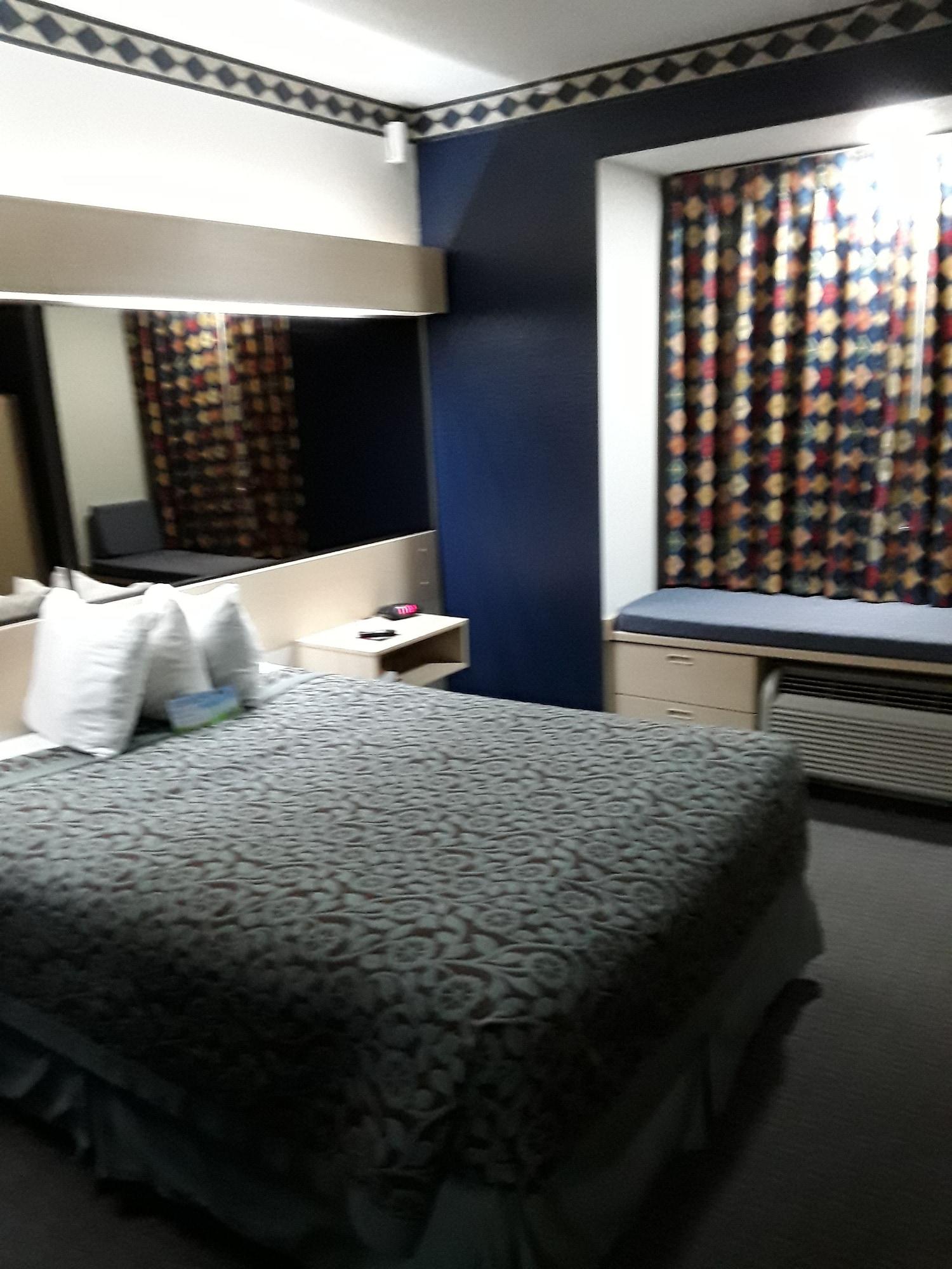 Days Inn & Suites By Wyndham Hutchinson Zewnętrze zdjęcie