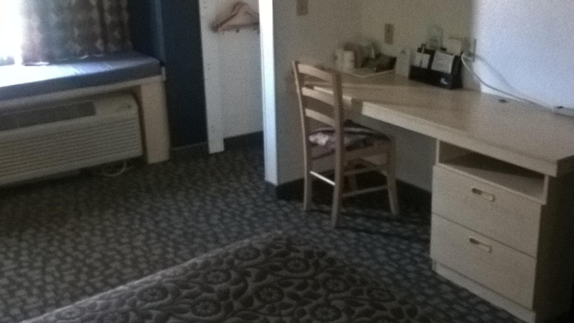 Days Inn & Suites By Wyndham Hutchinson Zewnętrze zdjęcie