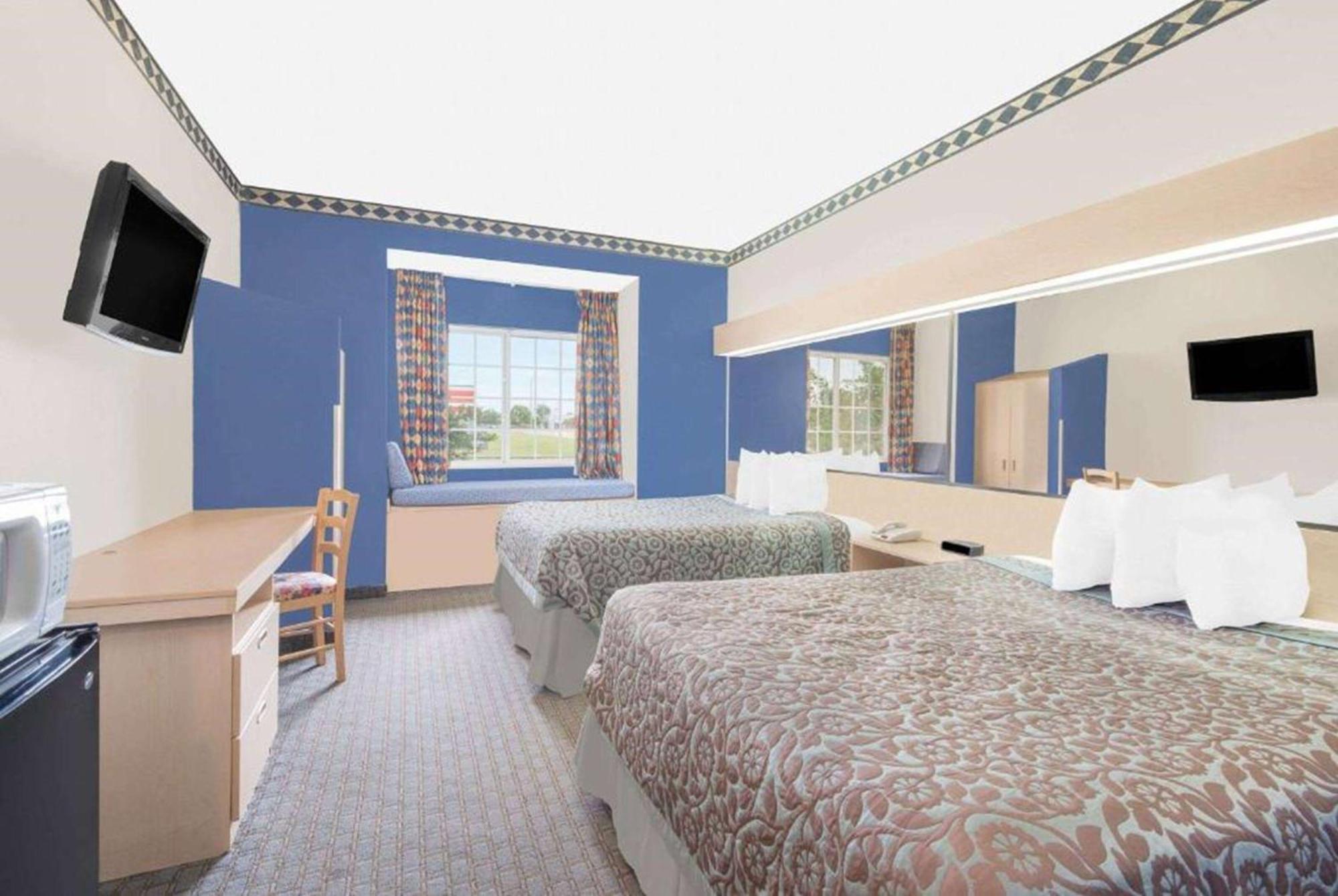 Days Inn & Suites By Wyndham Hutchinson Zewnętrze zdjęcie